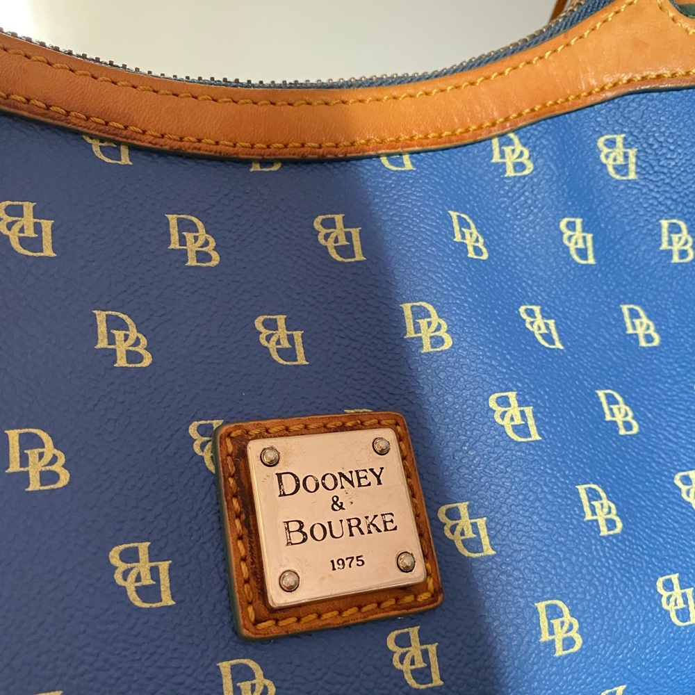 Dooney & Bourke - Picture 8 of 13
